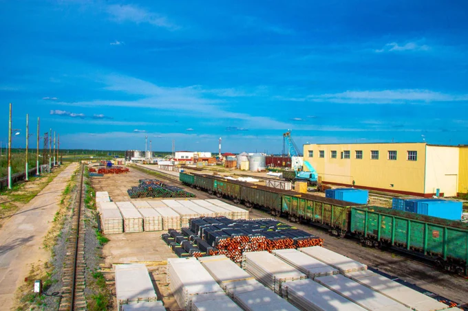 Ж/Д тупик и площадка открытого хранения